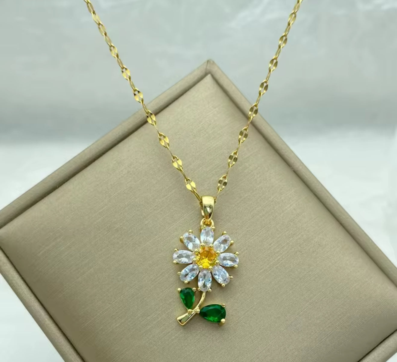 Collana “Margherita di Luce” – Gioie di Luce